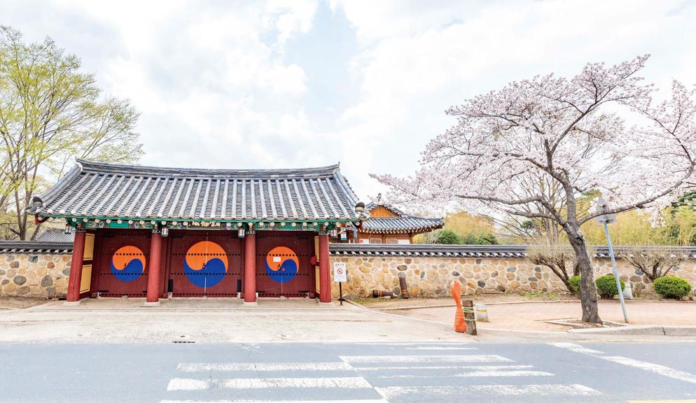 오릉 돌담길 오릉 돌담길